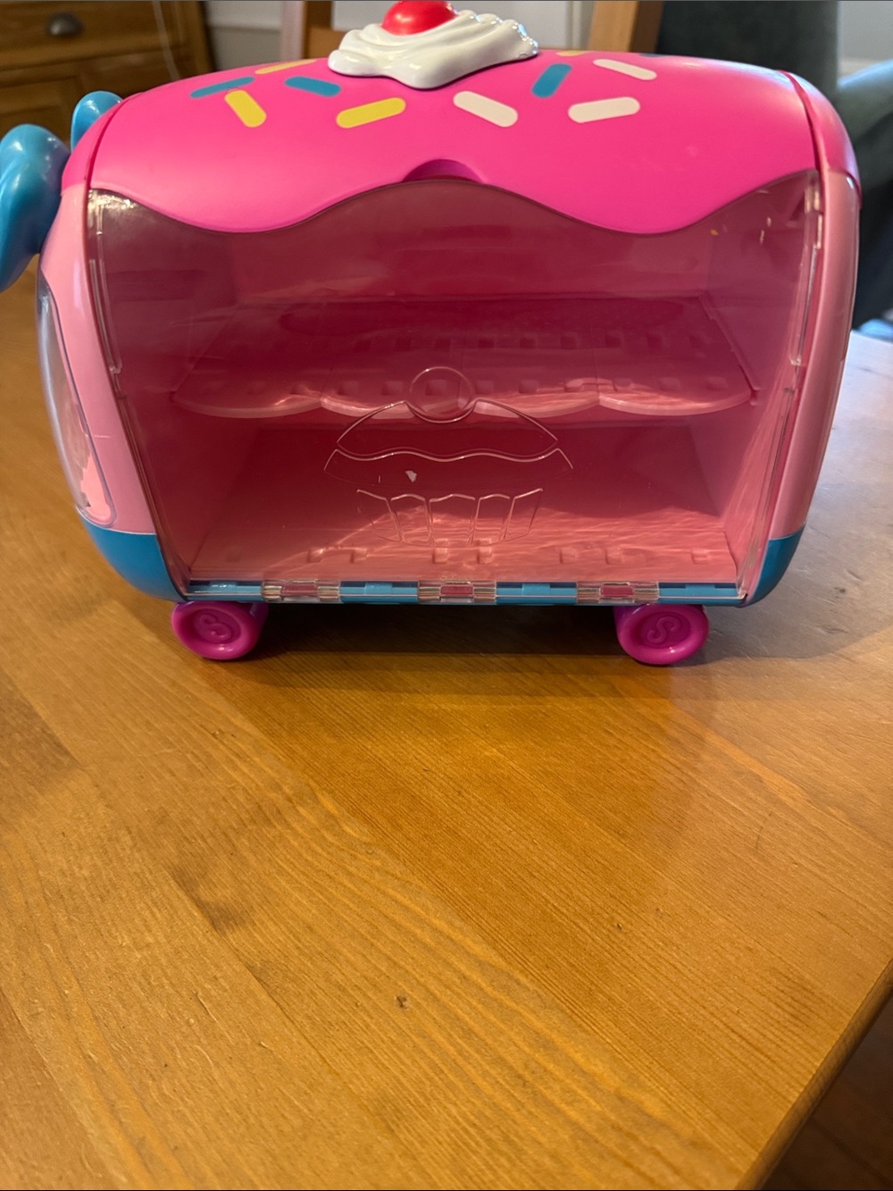 Shopkins Cutie Cars Lot with Carrying Case - Picture 4 of 15